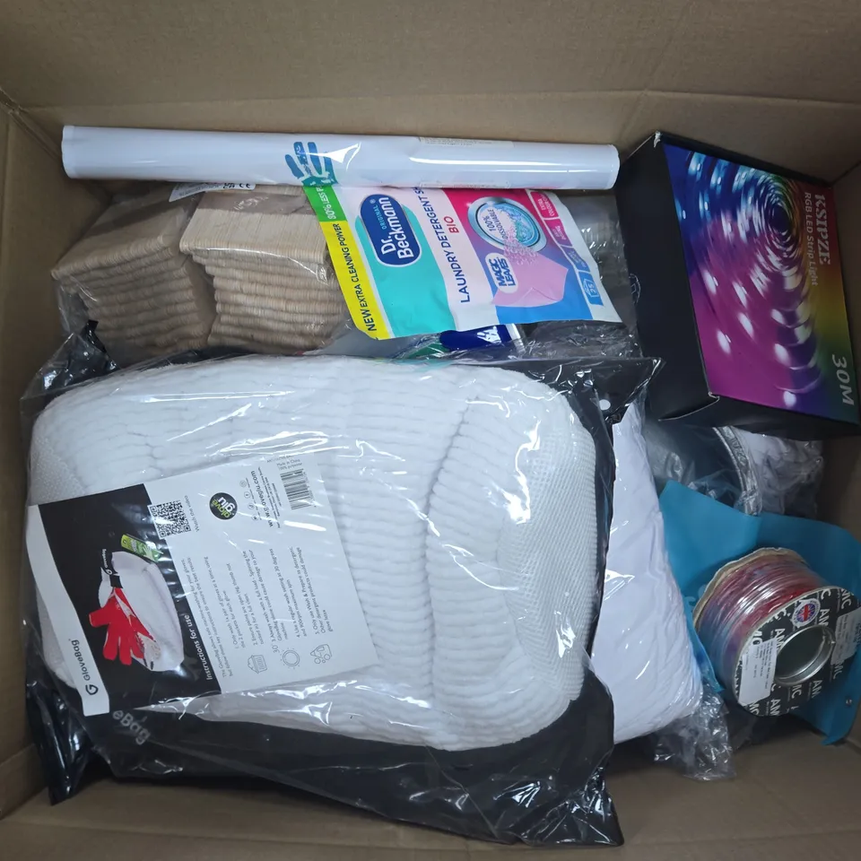 APPROXIMATELY 15 ASSORTED HOUSEHOLD PRODUCTS TO INCLUDE GLOVBAG, LAUNDRY DETERGENT SHEETS, RGB LED STRIP LIGHT, ETC - COLLECTION ONLY
