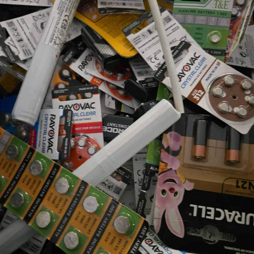 APPROXIMATELY 15 ASSORTED BATTERYS TO INCLUDE-  DURACELL PLUS AAA 8 , DURACELL PLUS D , ENERGIZER AA24 ETC