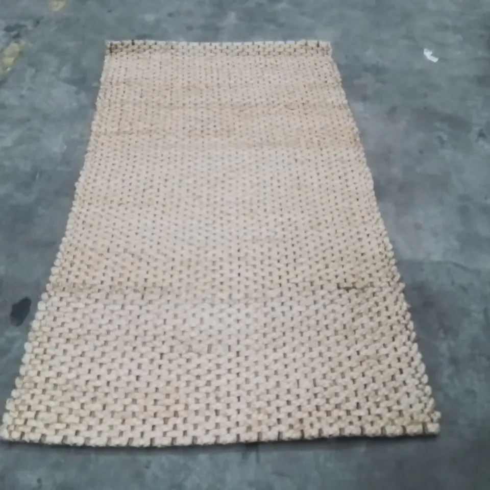 QUALITY DESIGNER AREA RUG - APPROXIMATELY 150X80CM