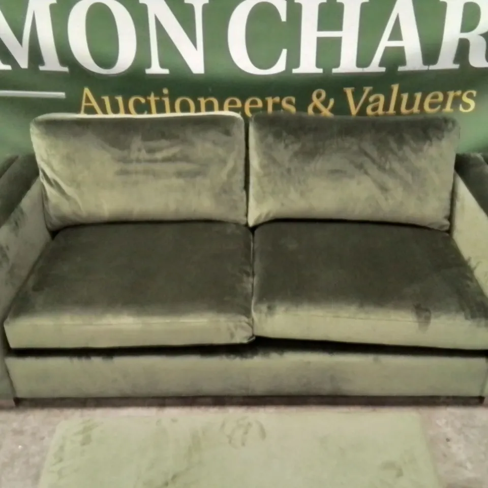 QUALITY DESIGNER EX SHOWROOM BOUTIQUE MODERNIST MAISON EVERGREEN VELVET SOFA WITH FOOTSTOOL 