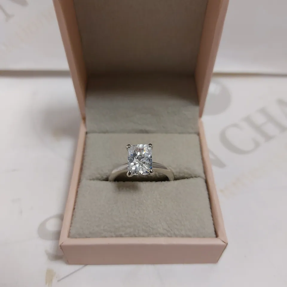 PAIR OF DIAMONIQUE SILVER EFFECT BAND RINGS WITH SPARKLE STONES