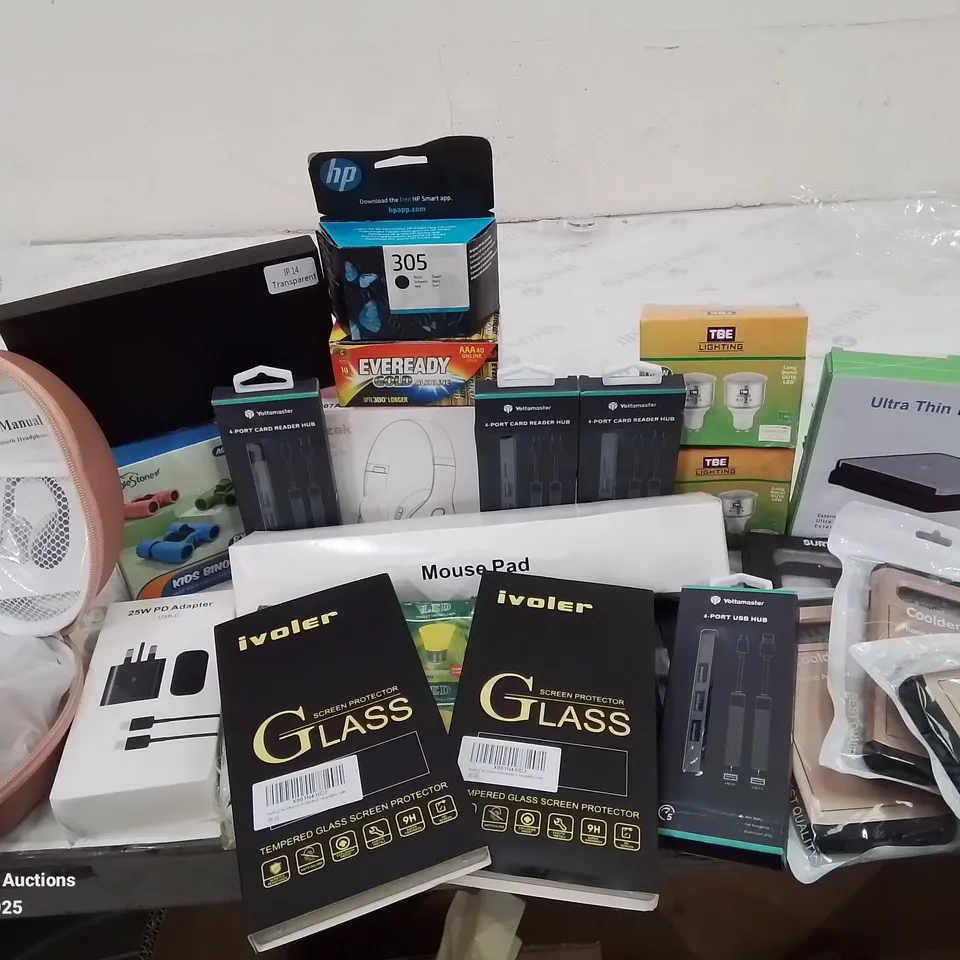 BOX CONTAINING LARGE AMOUNT OF BOXED ELECTRICAL ITEMS TO INCLUDE: BATTERIES, INK CARTRIDGE, HEADPHONES, GLASS PROTECTION COVERS, CHARGING CABLES, PHONE CASES AND LOTS MORE.