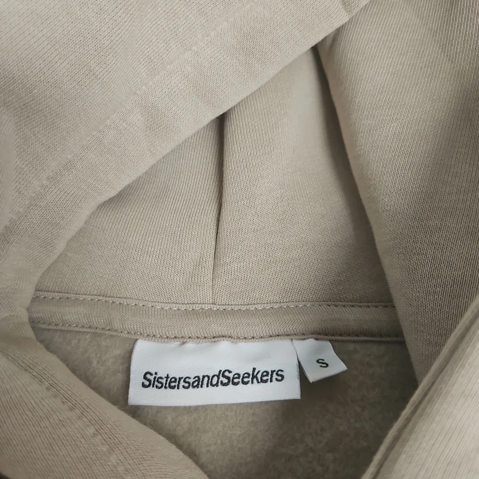 SISTERS AND SEEKERS STRIPE OVERSIZED HENLEY SWEATSHIRT – COFFEE BEAN/MARSHMALLOW WHITE, UK S