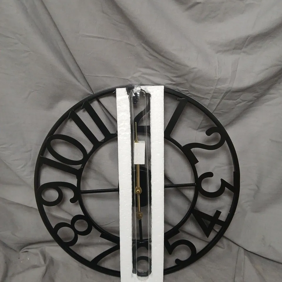 BLACK METAL WALL CLOCK