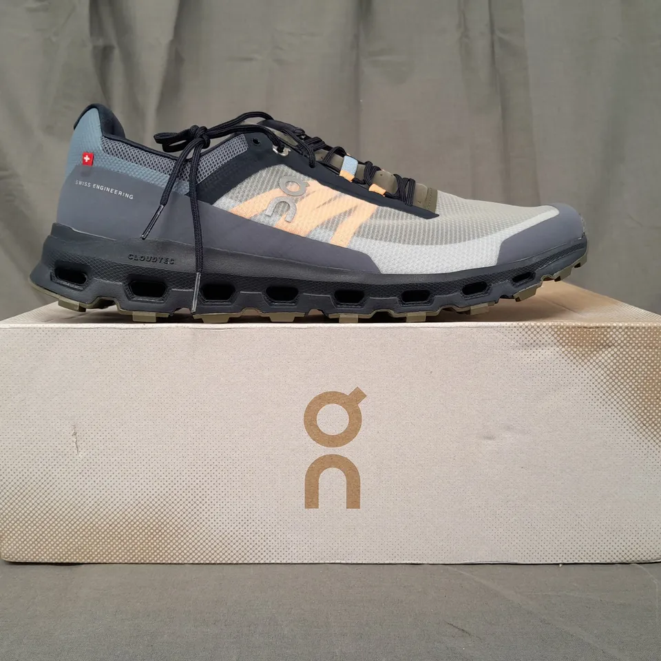 BOXED PAIR OF ON CLOUDVISTA SHOES IN MIDNIGHT/OLIVE UK SIZE 11