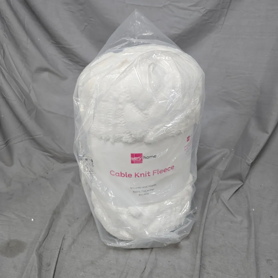 VERY HOME CABLE KNIT FLEECE BLANKET – WHITE, DOUBLE SIZE