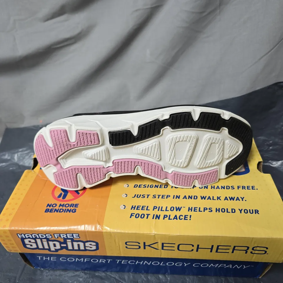 SKECHERS HANDS FREE SLIP-INS SLIP-ON SNEAKERS – BLACK SIZE 5