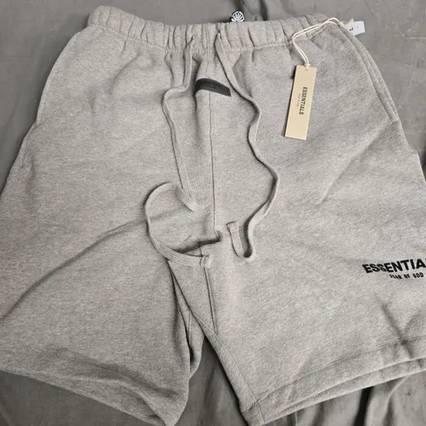 ESSENTIALS FEAR OF GOD SHORTS IN GREY - LARGE