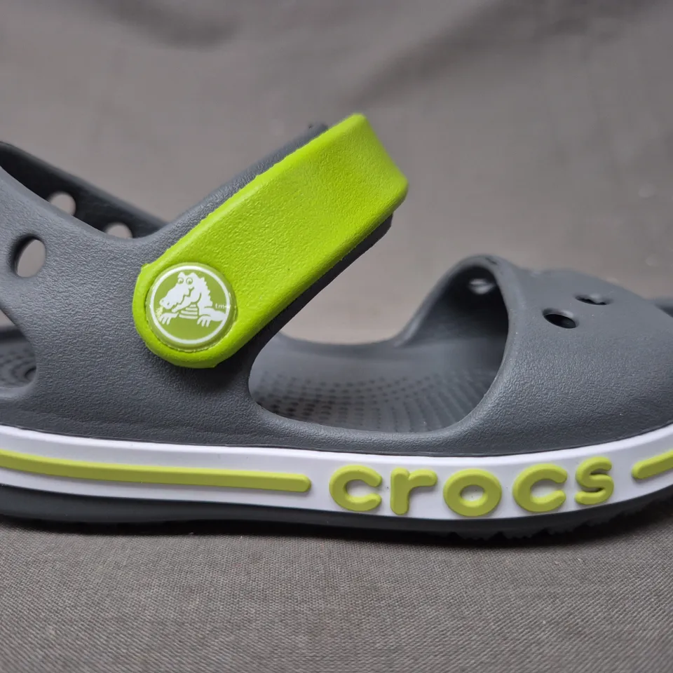 PAIR OF CROCS INFANT'S BAYABAND SANDALS IN GREY/GREEN UK SIZE C8