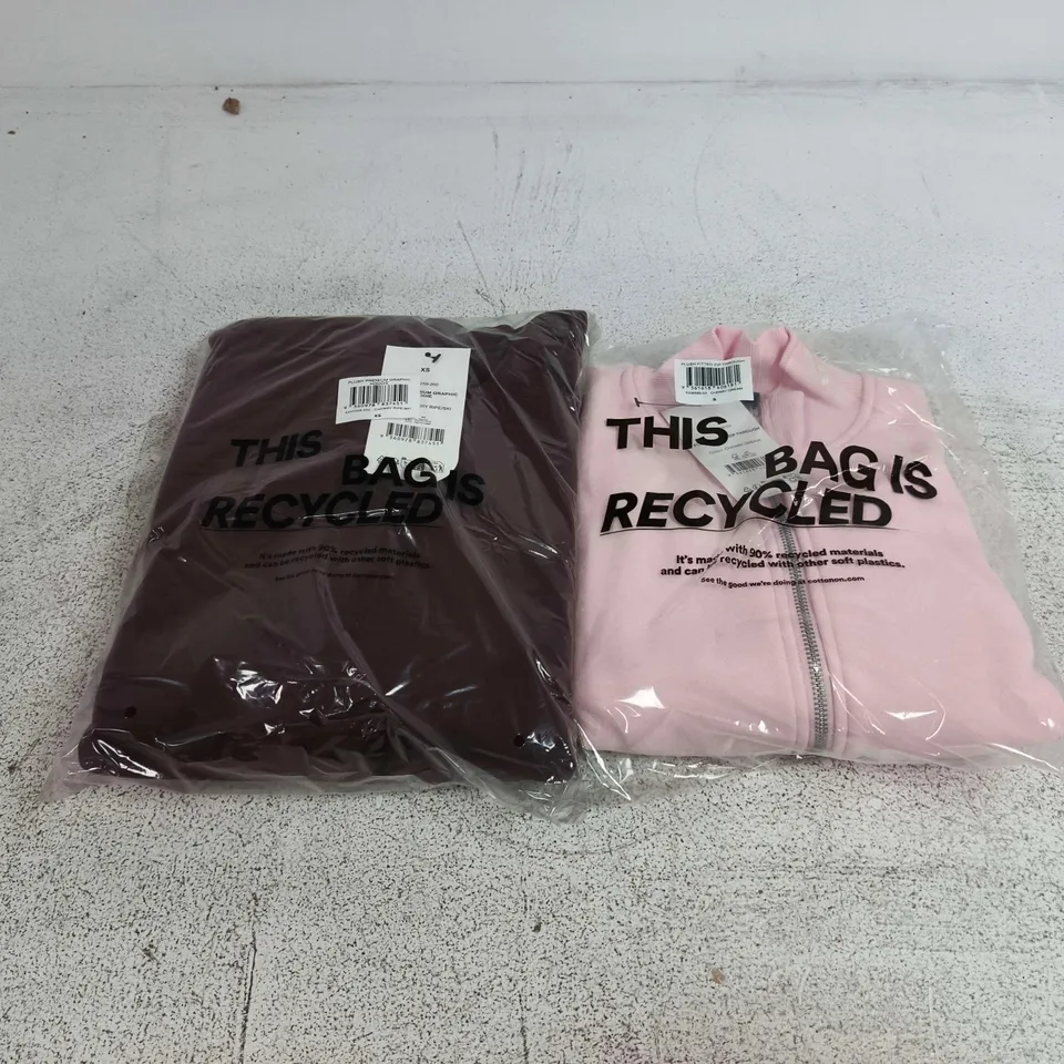 APPROXIMATELY 9 ASSORTED CLOTHING ITEMS IN VARIOUS SIZES, COLOURS & STYLES TO INCLUDE PLUSH FITTED ZIP THROUGH, PLUSH PREMIUM GRAPHIC HOODIE, ETC