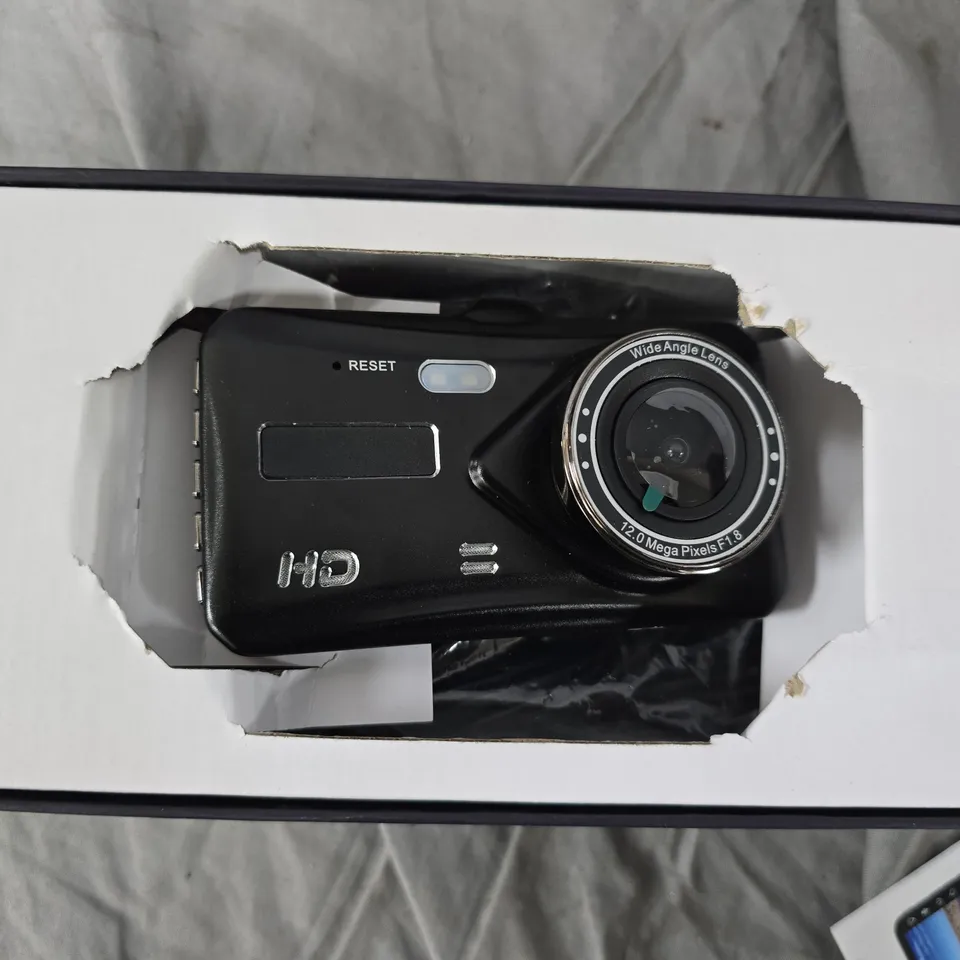 Digital Compact Camera – Black, 12MP Wide-Angle Lens 