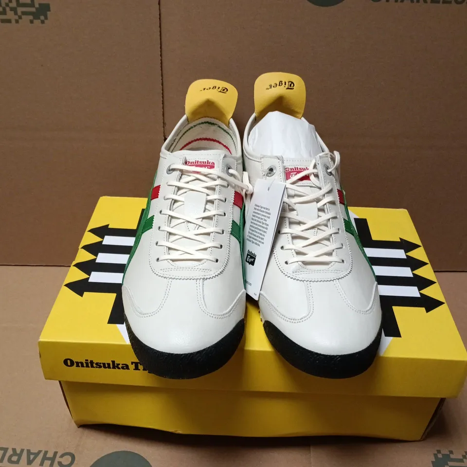BOXED PAIR OF ONITSUKA TIGER MEXICO 66 SD TRAINERS IN BIRCH/GREEN - UK 7