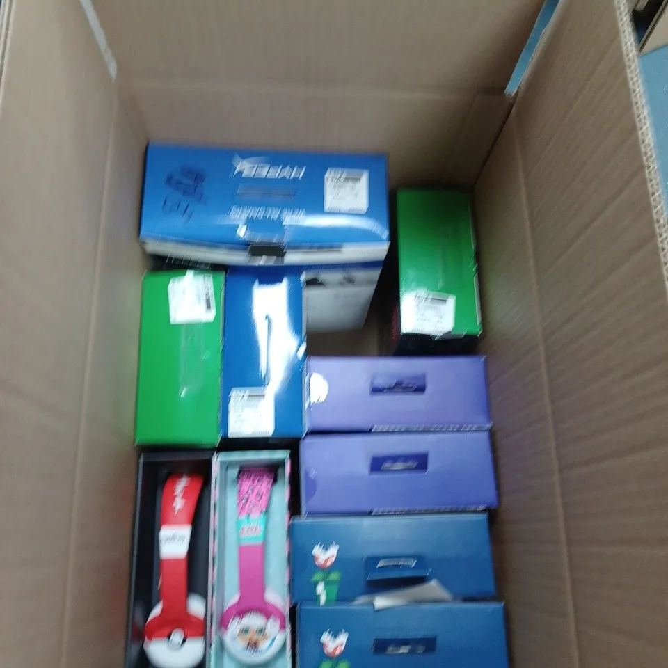 BOX OF APPROXIMATELY 8 ASSORTED GAMING HEADSETS 