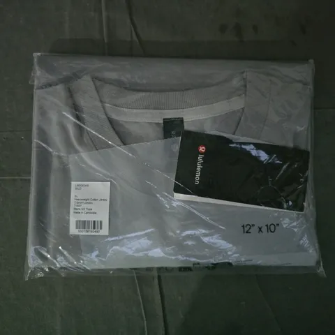BAGGED LULULEMON HEAVYWEIGHT COTTON JERSEY T-SHIRT IN GREY SIZE XL