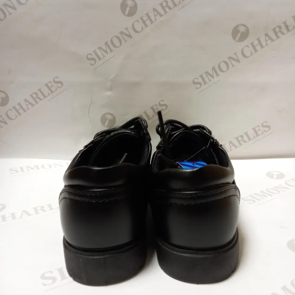 U.S BRASS BLACK BOAT SHOES SIZE 6