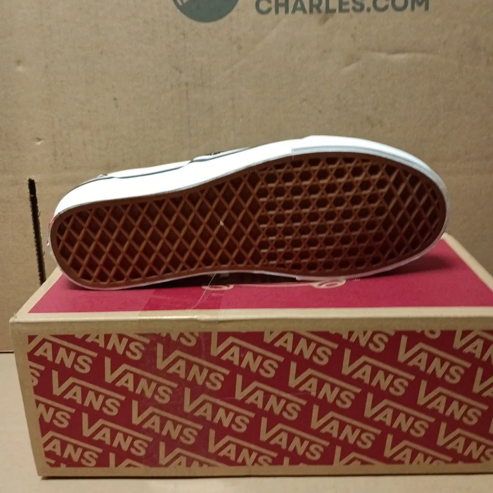 VANS CLASSIC SLIP-ON SHOES – BLACK & WHITE CHECKERBOARD, UK 6