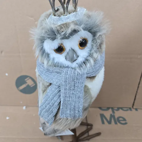 4 X GISELA GRAHAM FAUX FUR OWL WITH SCARF & CROWN ORNAMENTS 