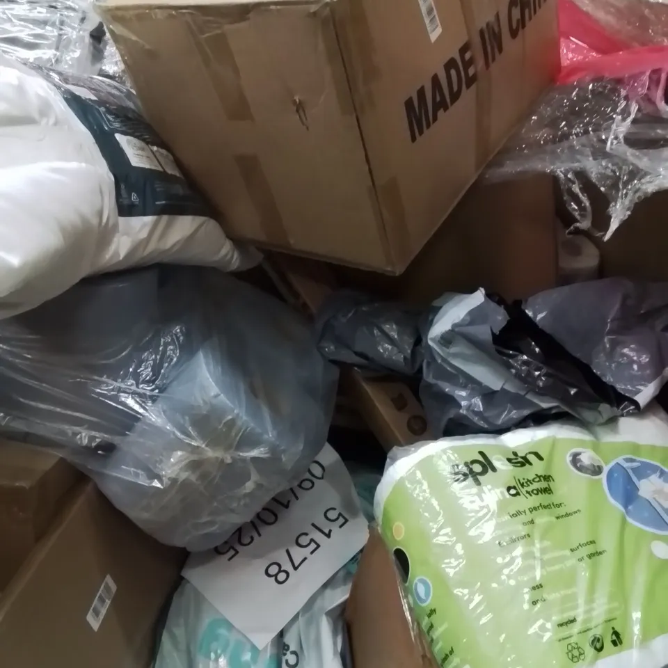 PALLET OF ASSORTED HOUSEHOLD GOODS AND PRODUCTS TO INCLUDE; SNOOKER CUE,MEN'S BACKPACK,DOUBLE RODS CLOTHING RACK WITH WHEELS,DUVET