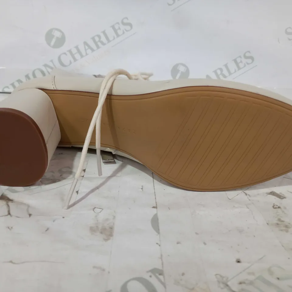 BOXED PAIR OF ZARA BLOCK HEEL BOOTS IN BEIGE EU SIZE 37