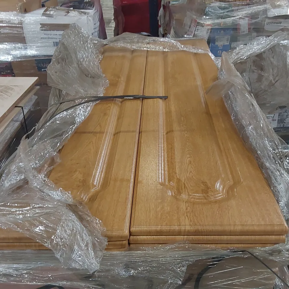 PALLET OF LARGE QUANTITY OF KITCHENS/BEDROOM REPLACEMENT CABINET DOOR/DRAWER/END PANELS IN ASSORTED SIZES