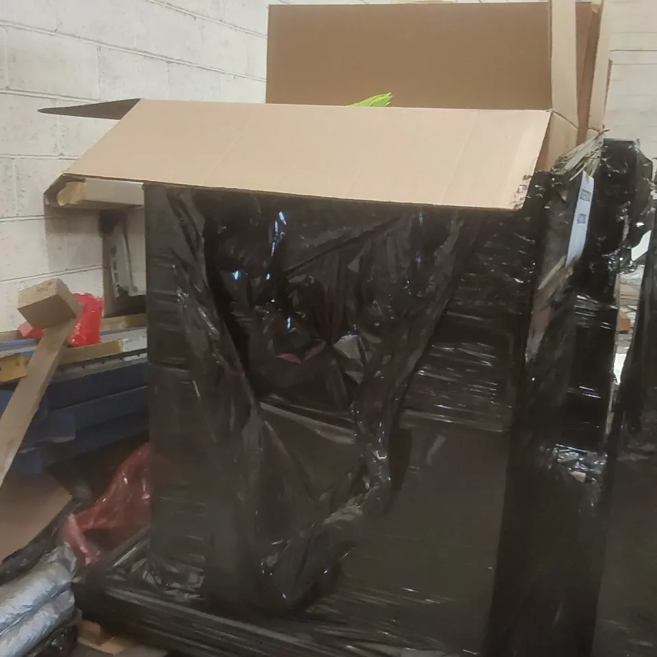 PALLET CONTAINING A VERY LARGE QUANTITY OF ASSORTED EASTER PRODUCTS