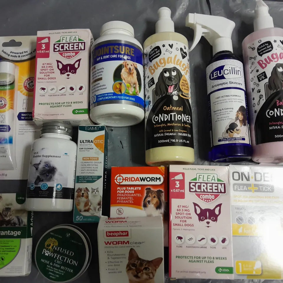 LOT OF 15 ASSORTED PET CARE ITEMS TO INCLUDE FLEA DEFENCE, CONDITIONER AND SUPPLEMENTS