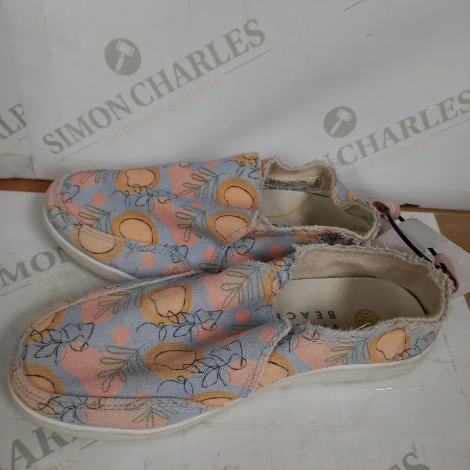VIONIC MALIBU SLIP ON SHOE - SIZE UK 9