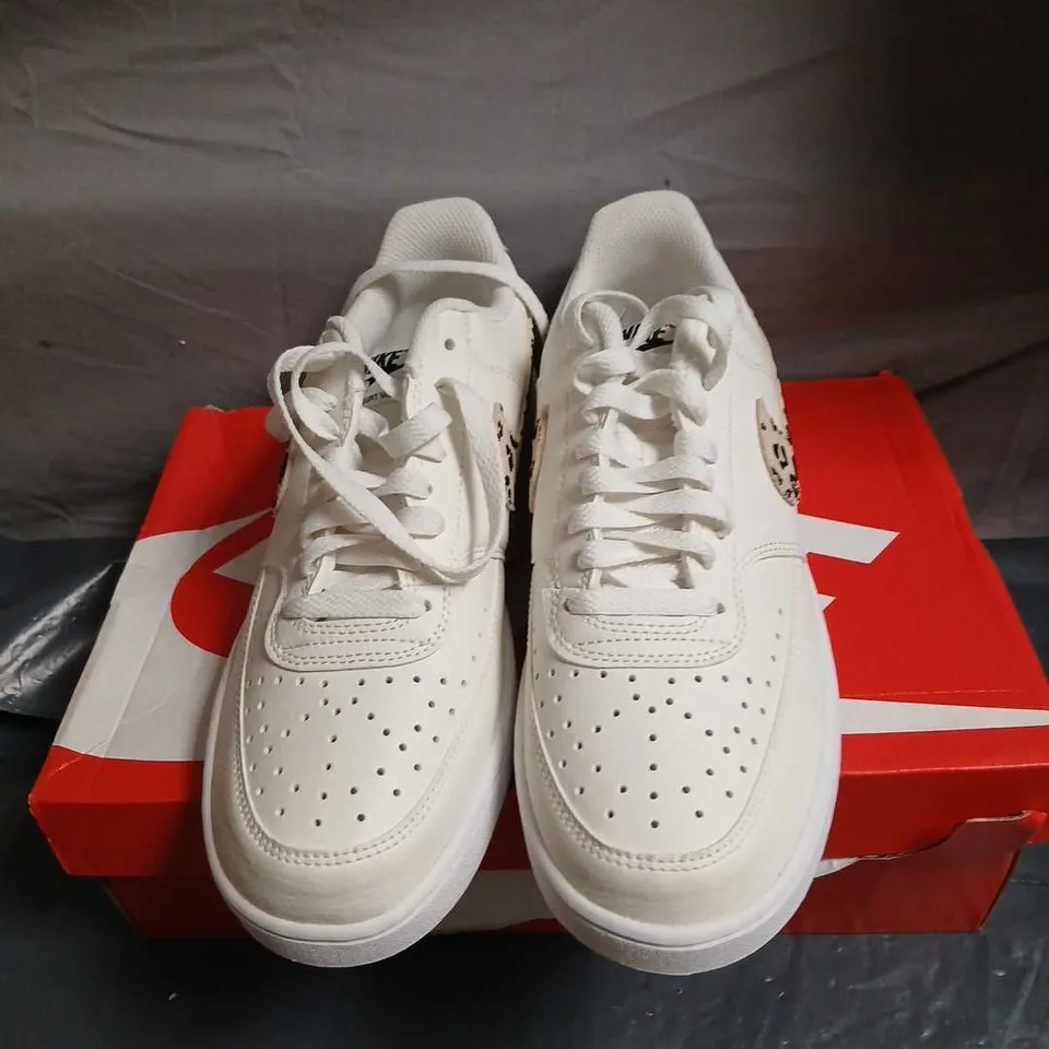 NIKE WHITE LEATHER SNEAKERS WITH LEOPARD PRINT SWOOSH – UK 7.5 (US 9)