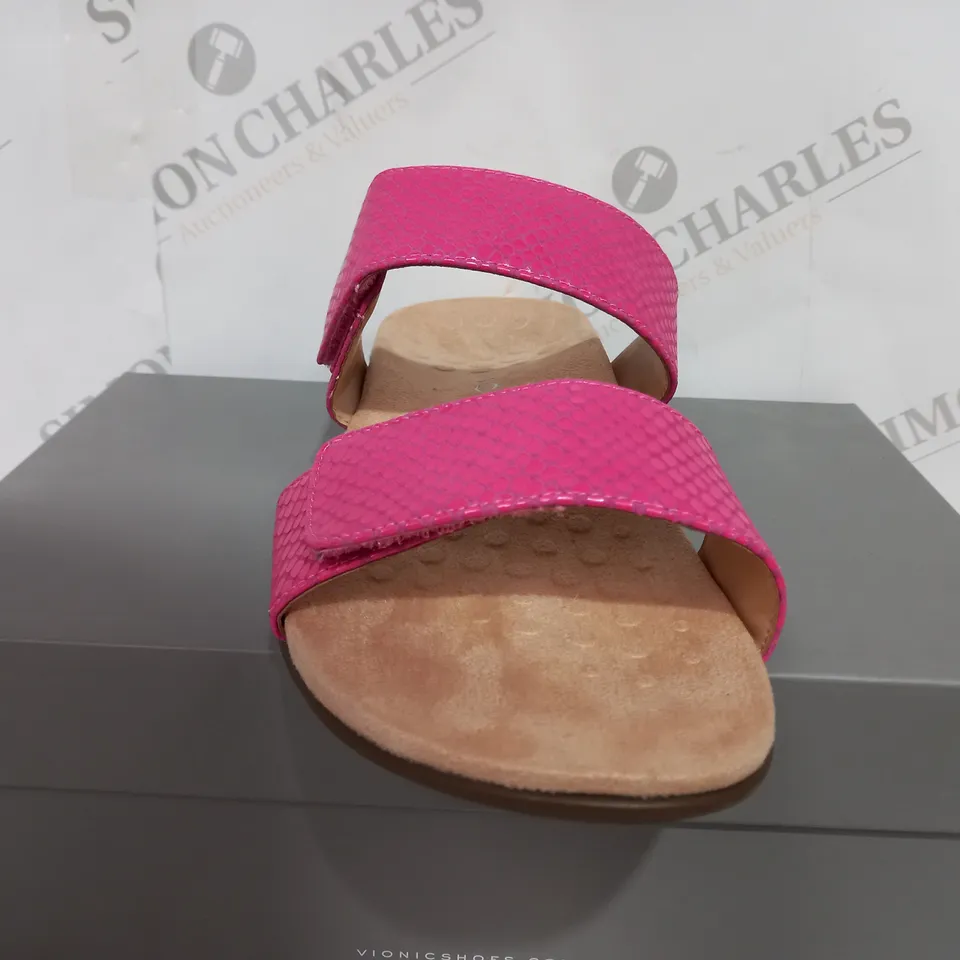 BOXED VIONIC BLACK REST SANDALS IN PINK - WOMENS 6