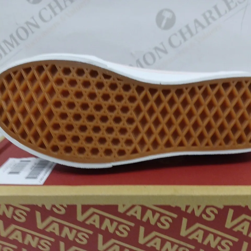 BOXED PAIR OF VANS WARD CANVAS CHALK PINK TRAINERS - SIZE 5