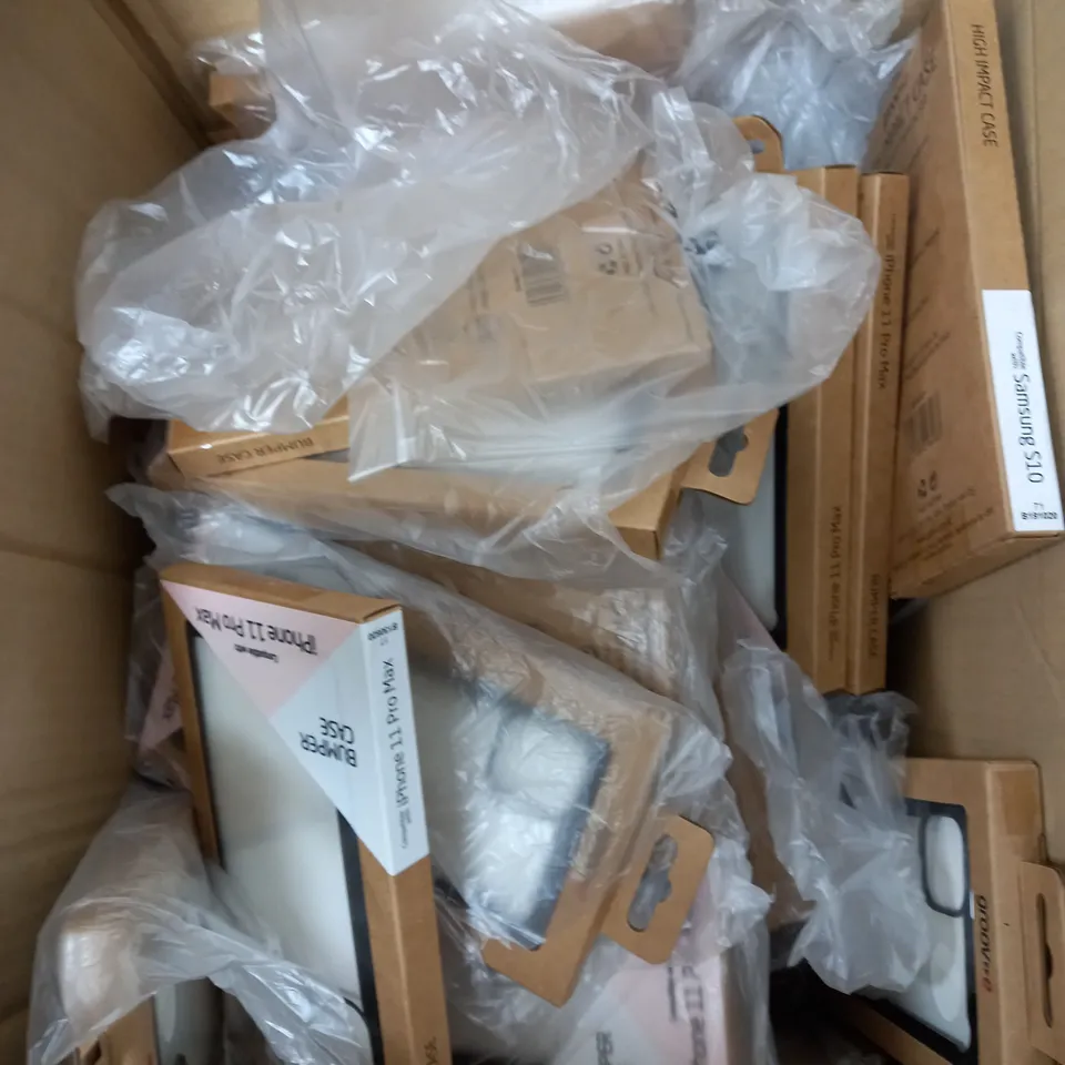 BOX OF APPROXIMATELY 30 ASSORTED GROOV-E PHONE BUMPER CASES