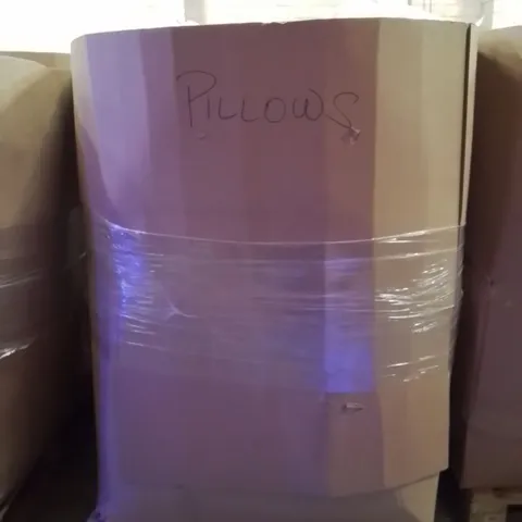 PALLET CONTAINING LARGE QUANTITY OF PILLOWS