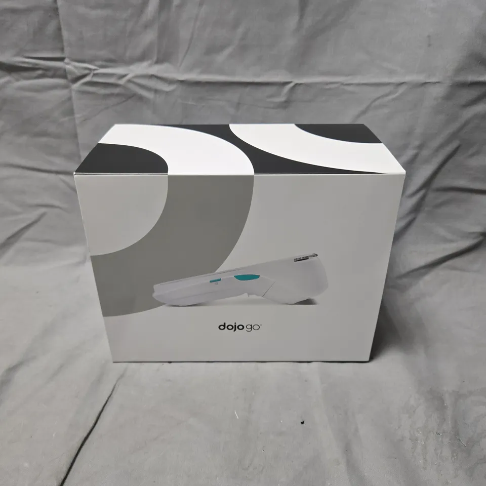 DOJO GO HANDHELD TOUCHSCREEN CARD READER – WHITE, BOXED