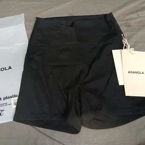 ADANOLA ULTIMATE ULTRA CROP SHORTS IN BLACK - MED 