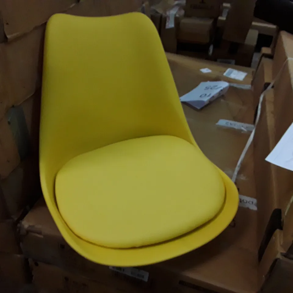 BOXED PLASTIC DINING CHAIR - YELLOW (1 BOX)