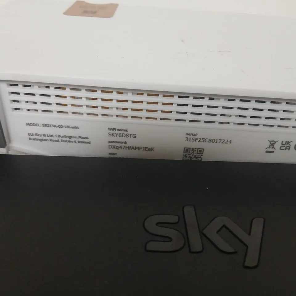 ASSORTED HOUSEHOLD PRODUCTS TO INCLUDE; SKY SMART HUB SH31B + SKY SMART HUB 2 BUNDLE WITH 2X BT WHOLE HOME DISCS