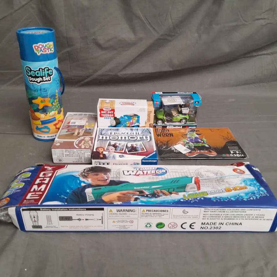 QUANTITY OF ASSORTED TOYS TO INCLUDE PLAY DOH, WATER GUN AND THOMAS THE TANK ENGINE