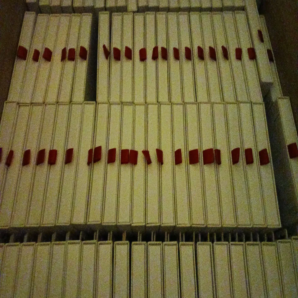 BOX OF APPROX 225 ASSORTED TECH21 ITEMS TO INCLUDE - EVO ELITE IPHONE 7 PLUS , IMPACT CLEAR IPHONE 6 PLUS - COLLECTION ONLY