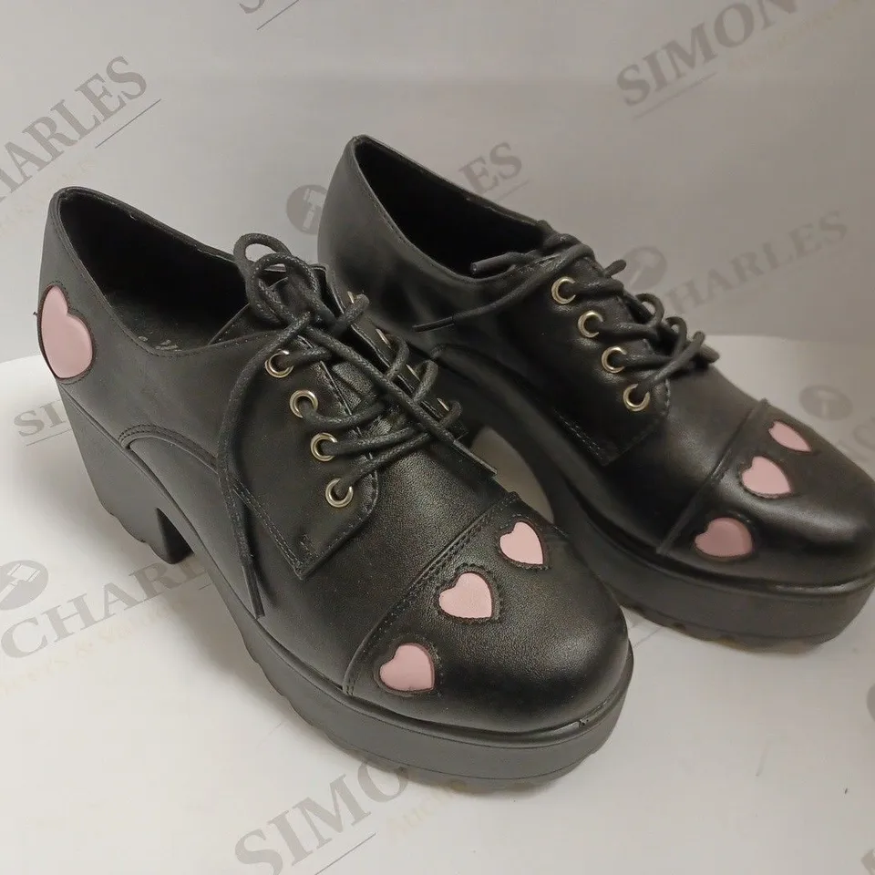 KOI VEGAN TENNIN HEART SHOES - BLACK SIZE 5