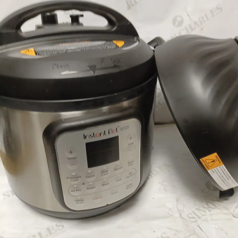 INSTANT POT DUO CRISP AIR FRYER MULTICOOKER