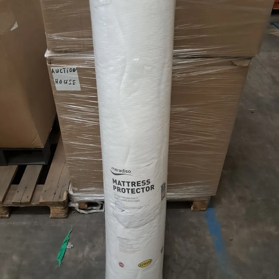 BAGGED AND ROLLED MERADISO MATTRESS PROTECTOR - DOUBLE 135X190CM