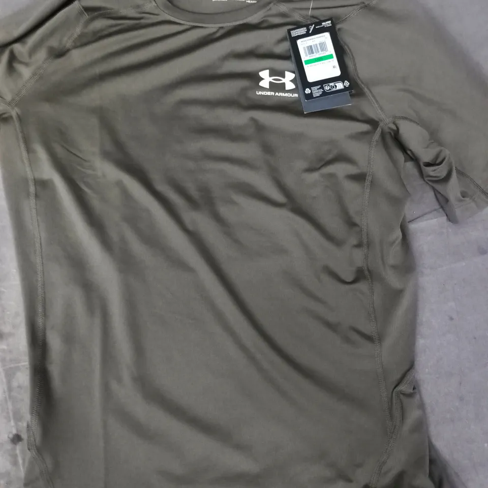 UNDER ARMOUR T-SHIRT IN GREEN SIZE LARGE