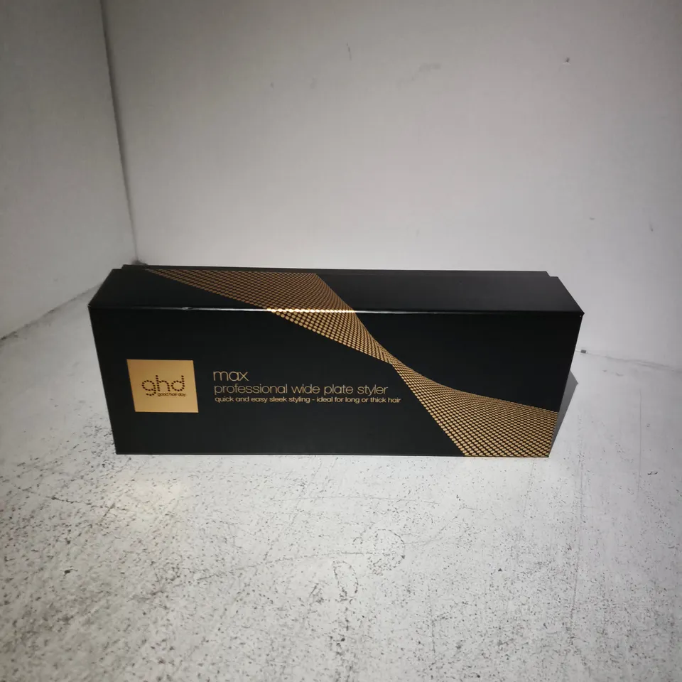 BOXED GHD MAX PROFESSIONAL WIDE PLATE STYLER