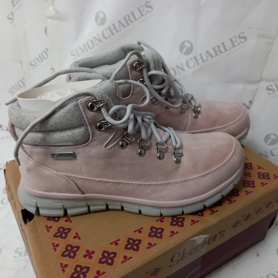 BOXED SKECHERS WARM PINK BOOTS - SIZE 5