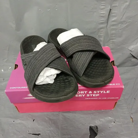 BOXED PAIR OF SKECHERS GO WALK FLEX SANDALS IN BLACK SIZE 3