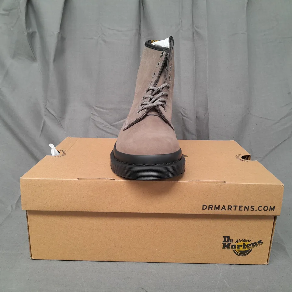 BOXED PAIR OF DR MARTENS 1460 ANKLE BOOTS IN GREY UK SIZE 6