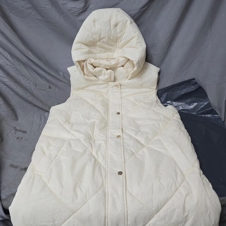 CENTIGRADE CREAM QUILTED SLEEVELESS HOODED PUFFER JACKET – SIZE L