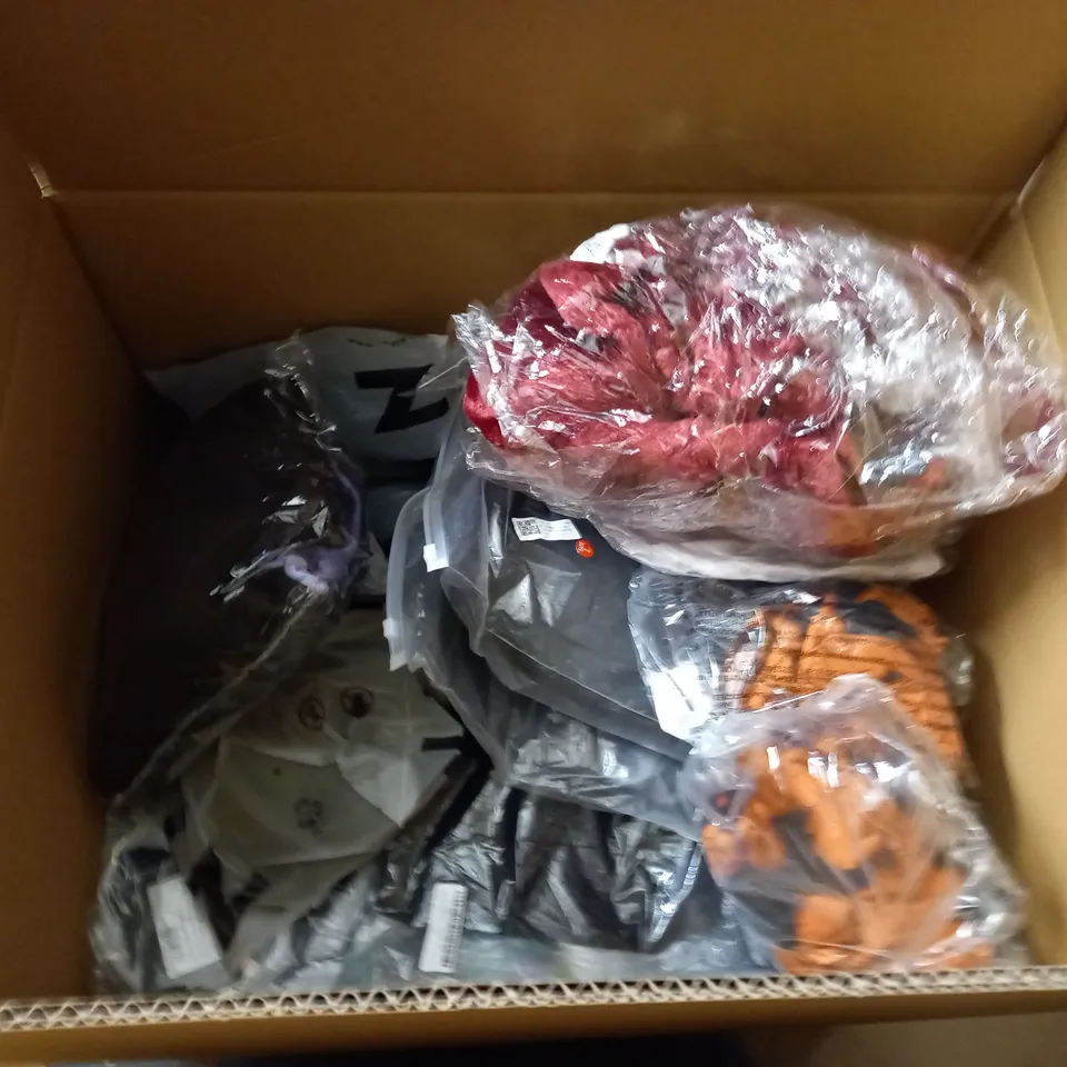 LARGE QUANTITY OF ASSORTED BAGGED CLOTHING ITEMS