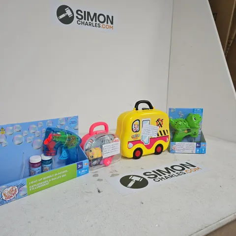 BOX OF APPROXIMATELY 10 ASSORTED TOYS INCLUDING OUT AND ABOUT LIGHT UP BUBBLE BLASTERS, LITTLE LIVE PETS AND OUT AND ABOUT MUSICAL BUBBLE BLASTER