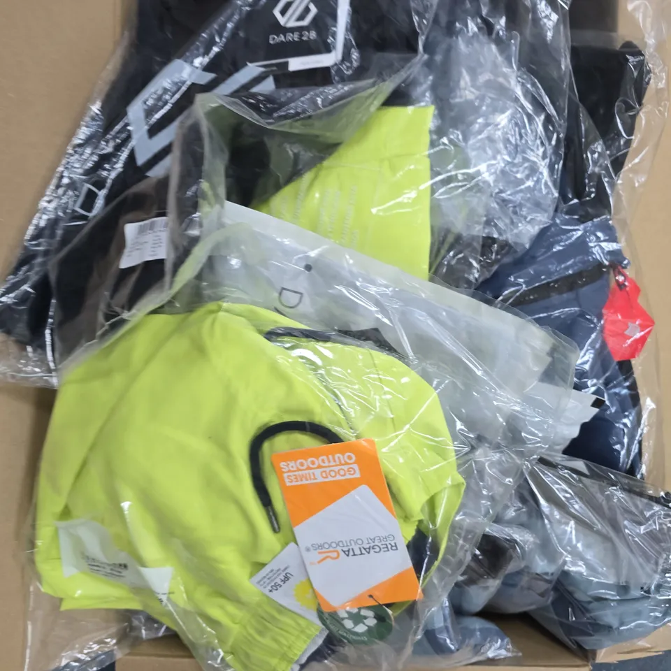 APPROXIMATELY 44 ASSORTED BRAND NEW REGATTA CLOTHING ITEMS IN VARIOUS SIZES, STYLES & COLOURS TO INCLUDE POWER UP JERSEY, MAWSON SHORTS ETC